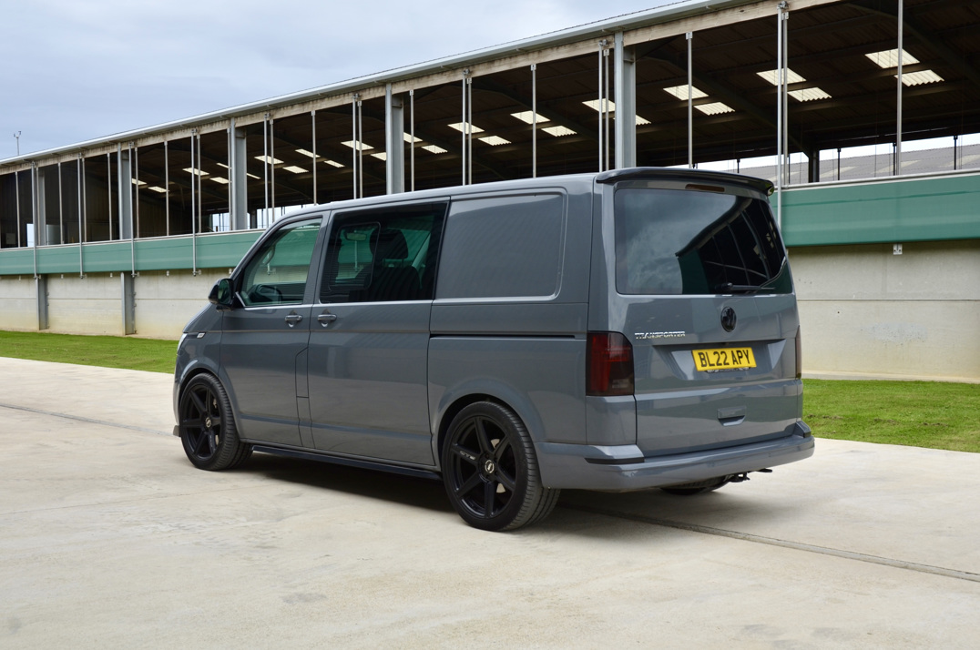 Volkswagen Kombi Sportline T6.I Auto gallery image 12