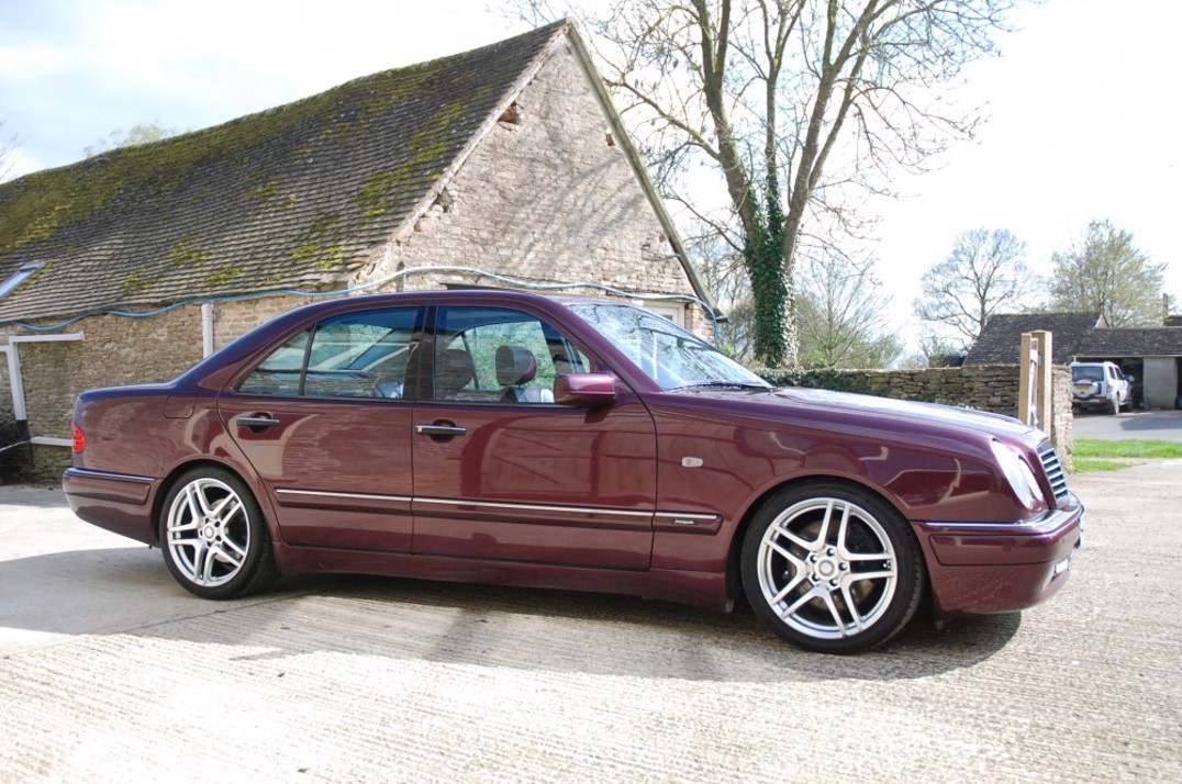 MERCEDES E55 AMG 5.4 gallery image 1