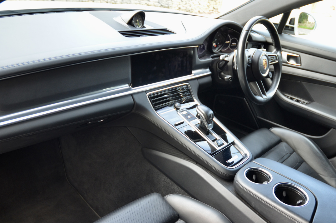 Porsche Panamera 2.9 V6 E-Hybrid 17.9KW Gen 2.2 gallery image 33