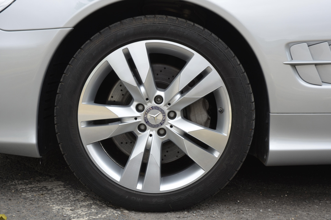 Mercedes SL 500 5.5 Auto gallery image 26