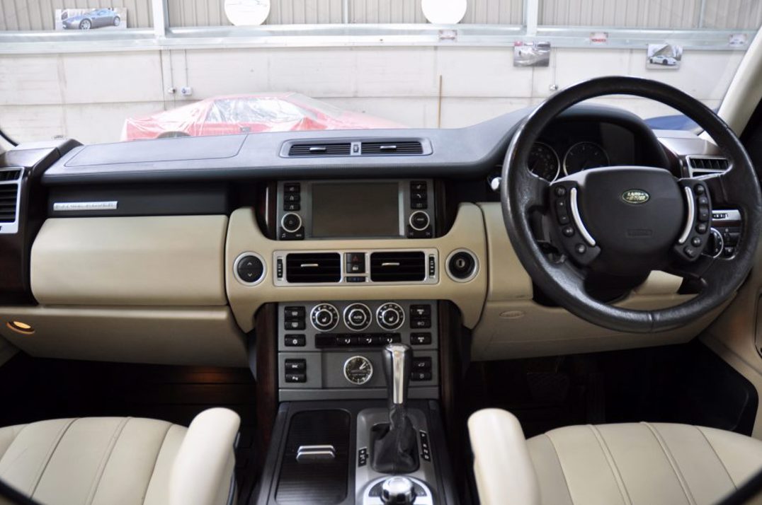 Range Rover Vogue TDV8 gallery image 14