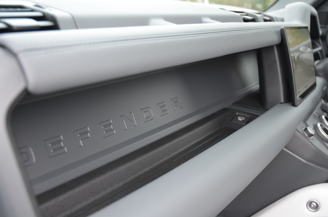 Land Rover Defender 90 X Dynamic HSE 3.0D MHEV gallery image 46