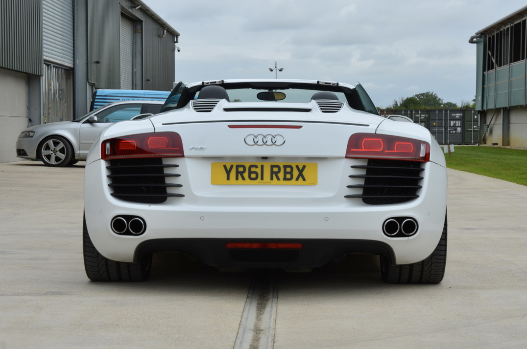 Audi R8 Spyder V8 Manul . gallery image 9