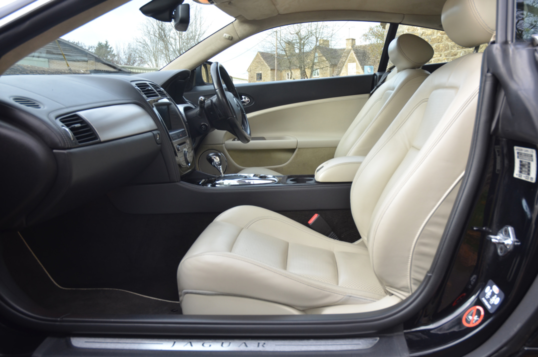 Jaguar XKR 4.2 Sports Coupe gallery image 44