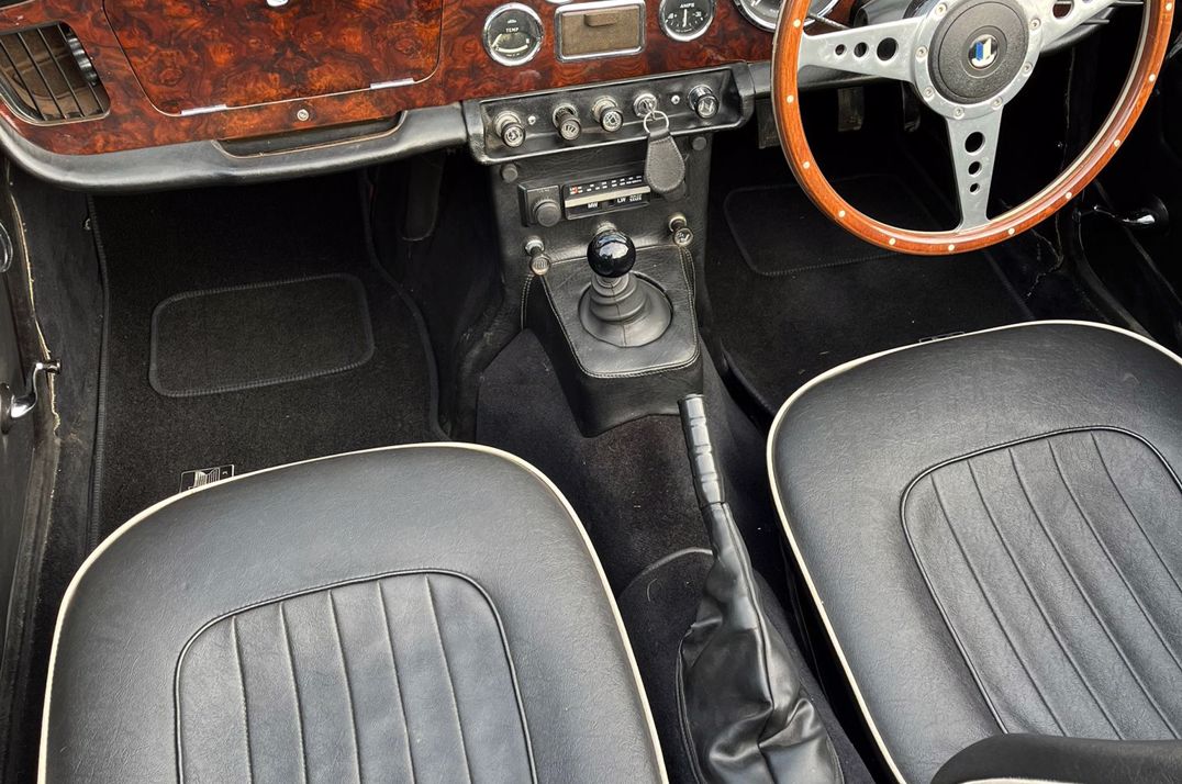 Triumph TR-4 A gallery image 13