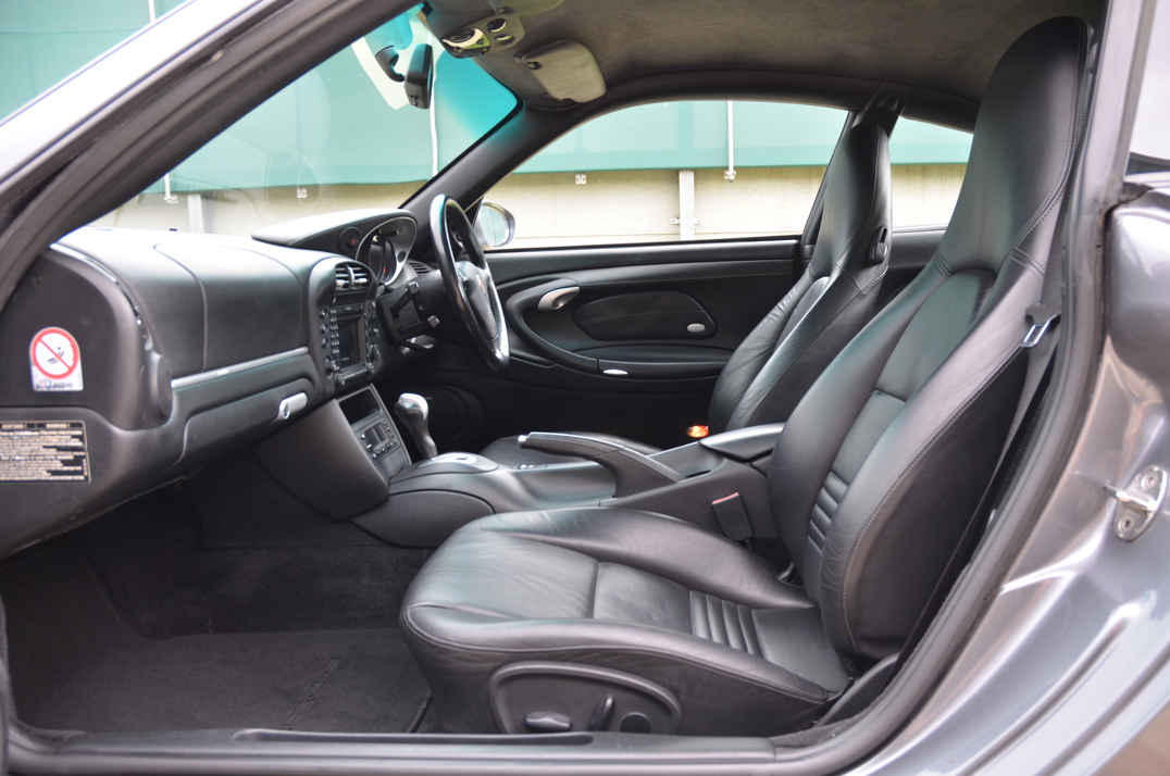 Porsche 911 Carrera 4s Tip. gallery image 32