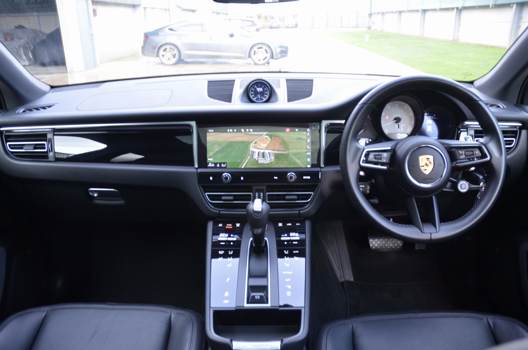 Porsche Macan S 2.9 V6 Turbo gallery image 23