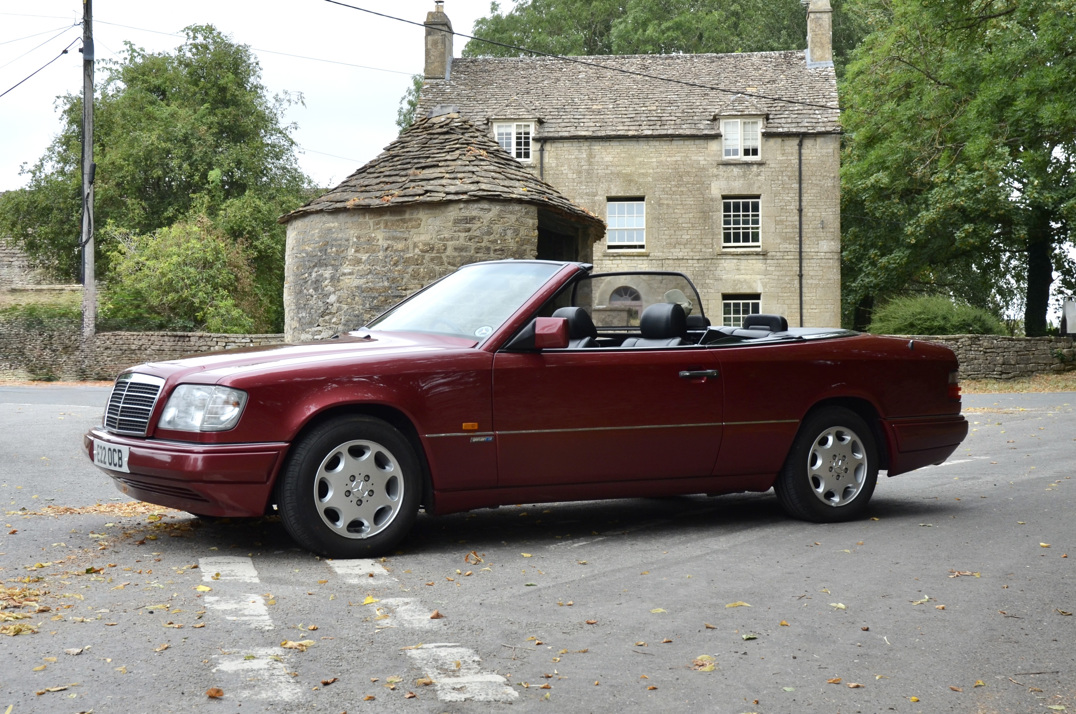 Mercedes E220 Cabriolet Sport Line gallery image 2