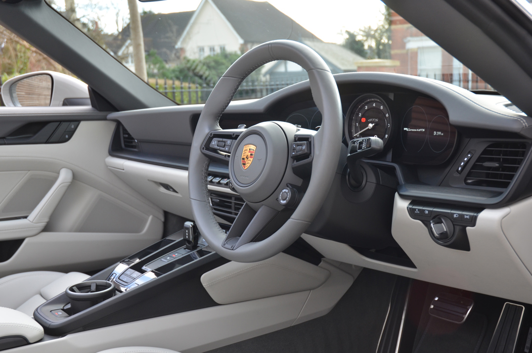 Porsche 911 Carrera 4 GTS Cabriolet gallery image 30