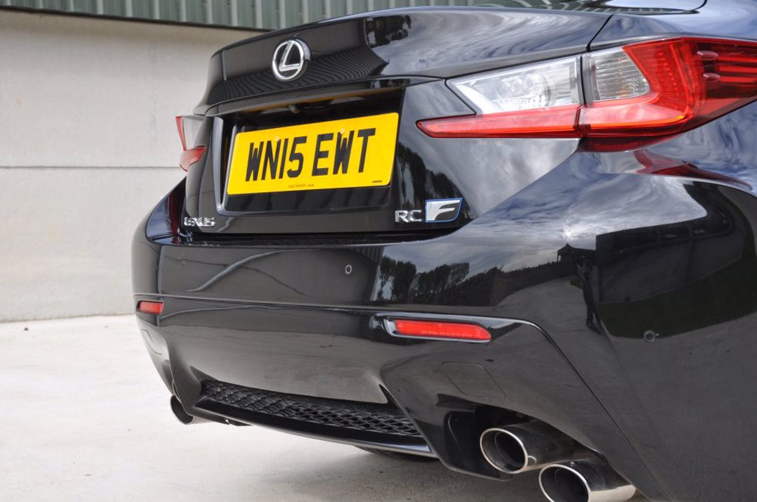 Lexus RCF V8 Coupe gallery image 13