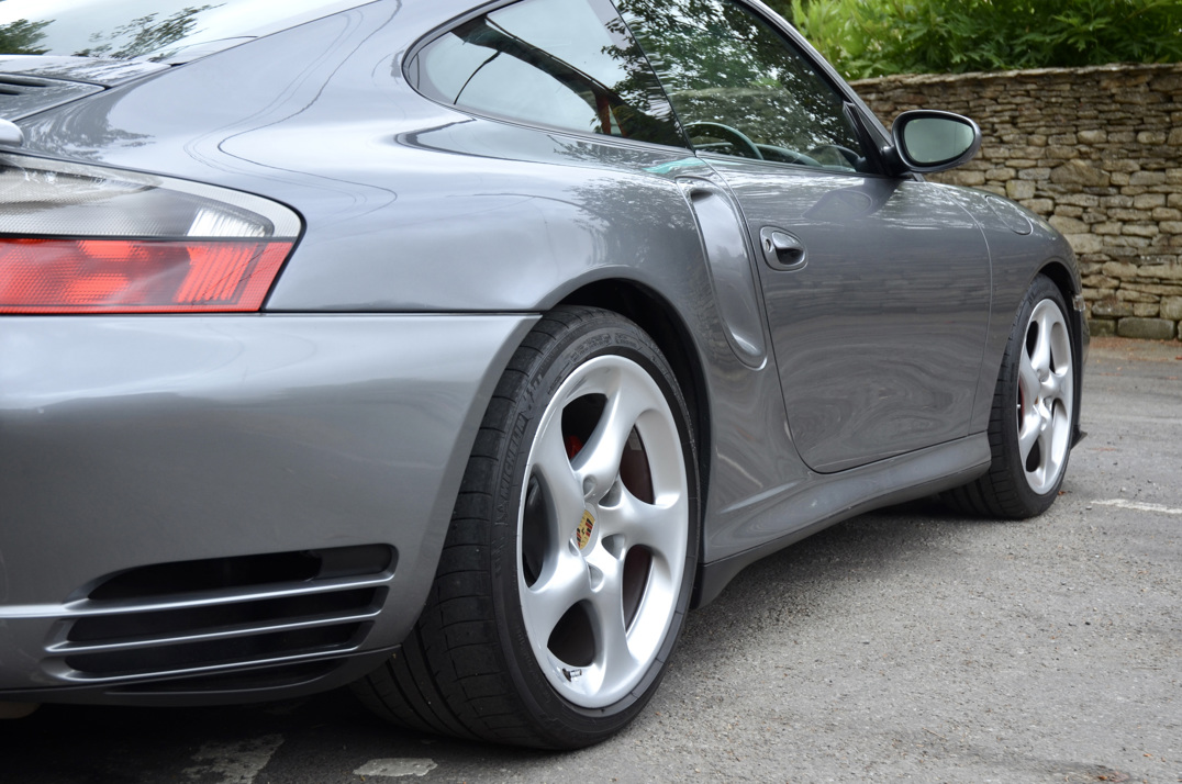 Porsche 911 (996) Turbo manual gallery image 13