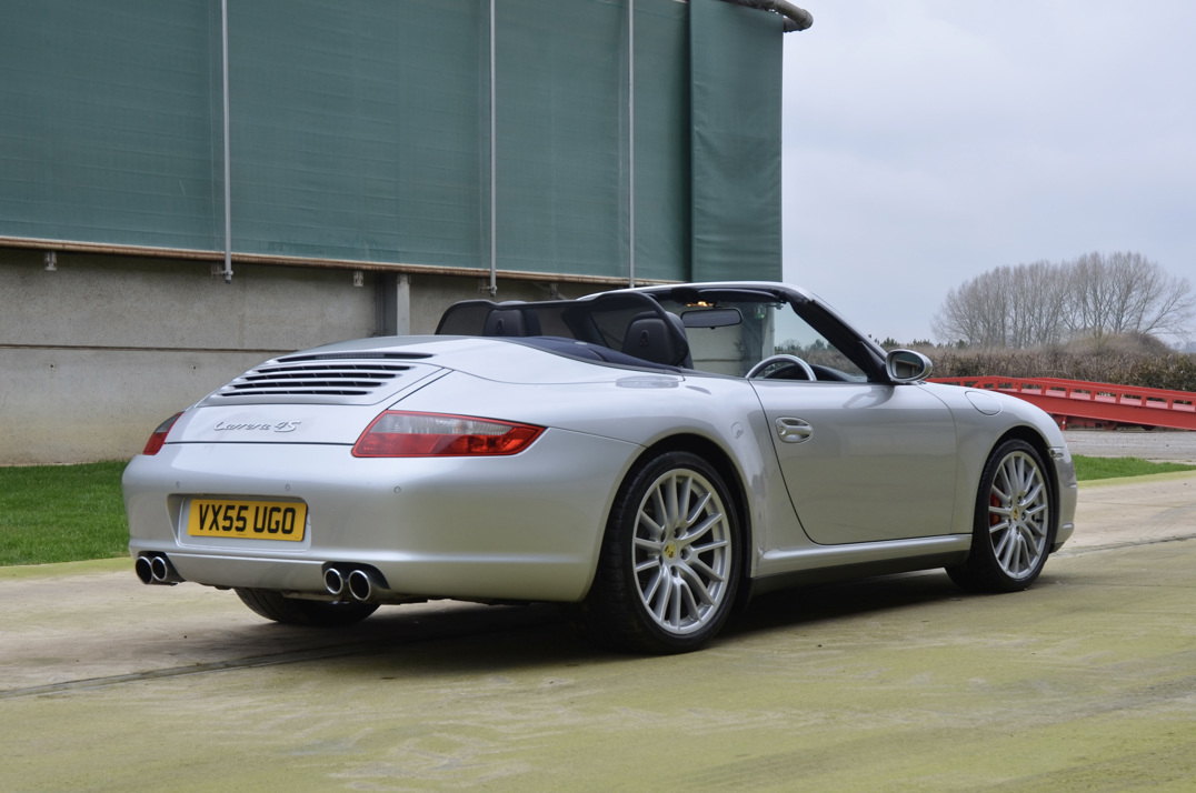 Porsche Carrera 911 C4S Cabriolet Manual. gallery image 4