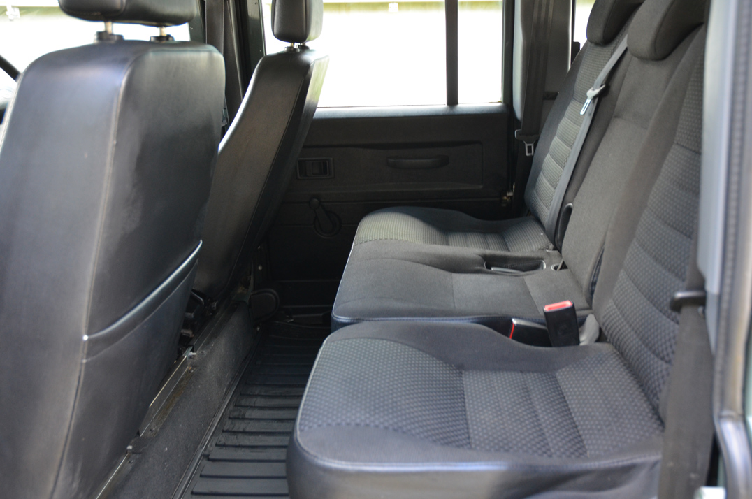 Land Rover Defender 110 County TD 7 Seater Estate gallery image 25