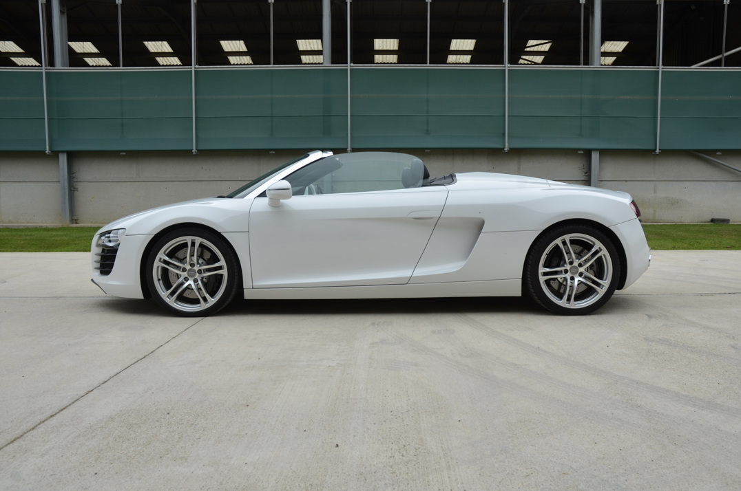 Audi R8 Spyder V8 Manul . gallery image 13