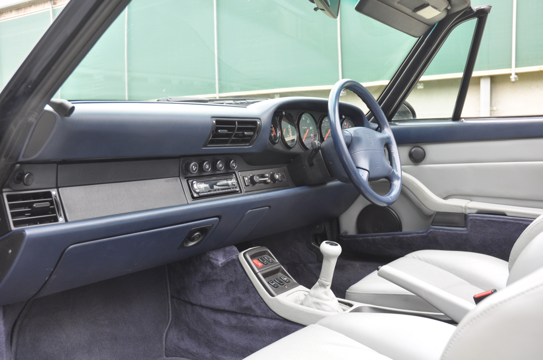 Porsche 911 993 Carrera 3.6 Convertible Manual gallery image 31