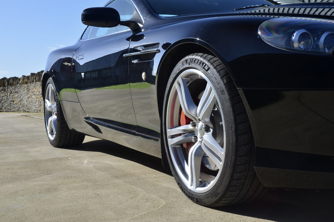 ASTON MARTIN DB-9 5.9 V12 Manual. gallery image 14