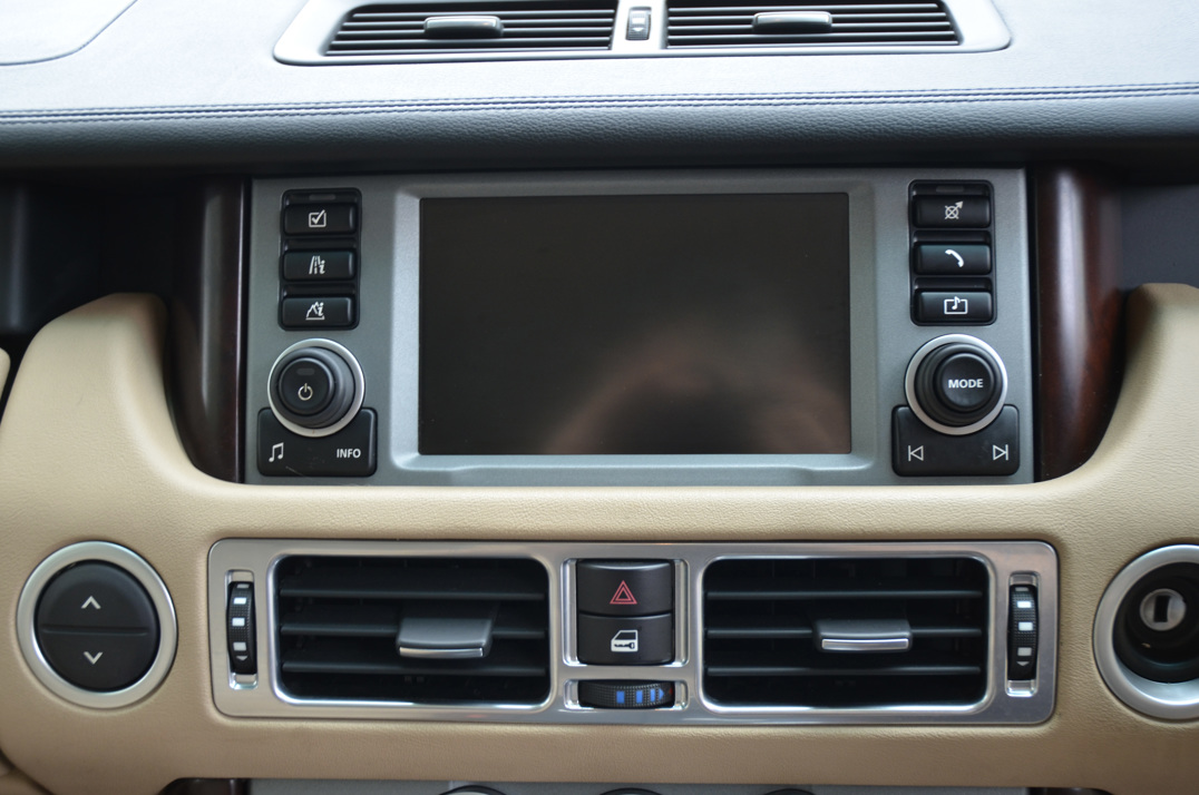 Land Rover Range Rover Vogue TDV8 gallery image 45