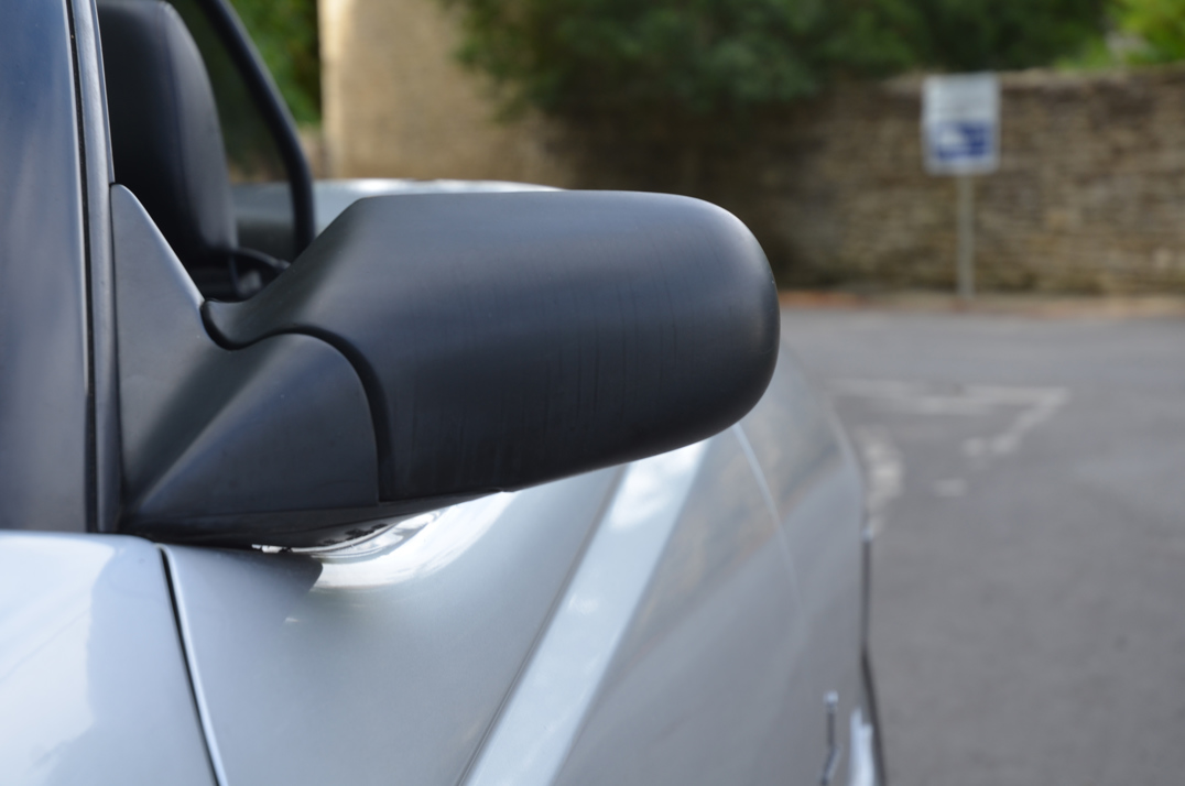 Alfa Romeo Spider 2.0 JTS Lusso Convertible by Pininfarina gallery image 21