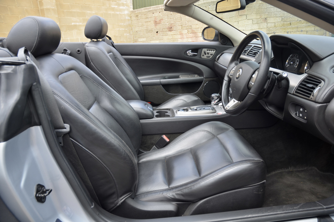 Jaguar XKR 4.2 Auto Convertible gallery image 33