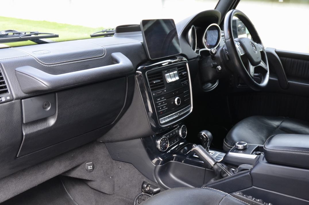 Mercedes G Wagon. G350 Night Edition D - 4 - Matic gallery image 35