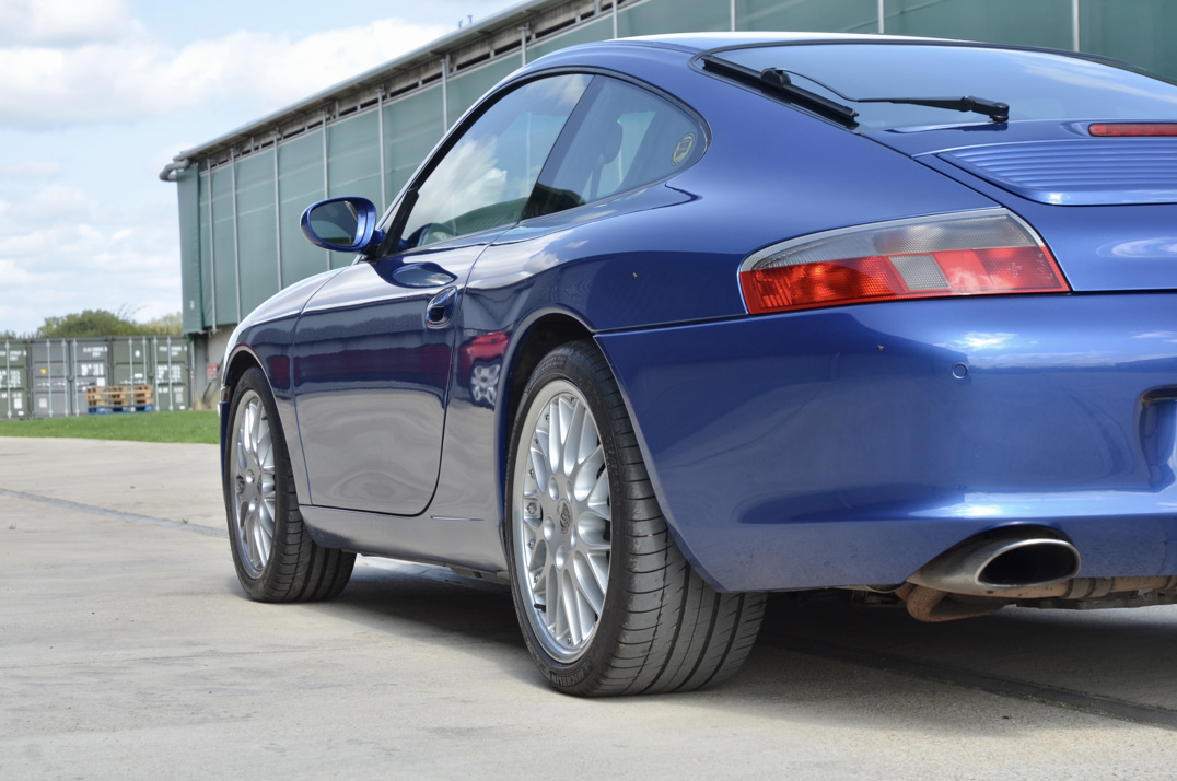 Porsche 911-996 Carrera Manual .. gallery image 12