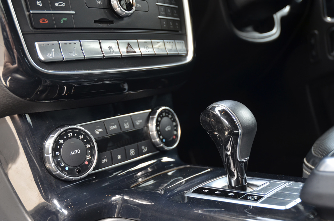 Mercedes G Wagon. G350 Night Edition D - 4 - Matic gallery image 41