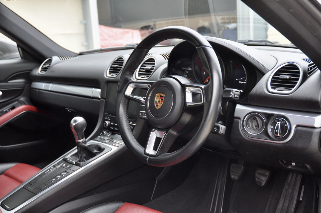 Porsche Cayman T 718/982 gallery image 20