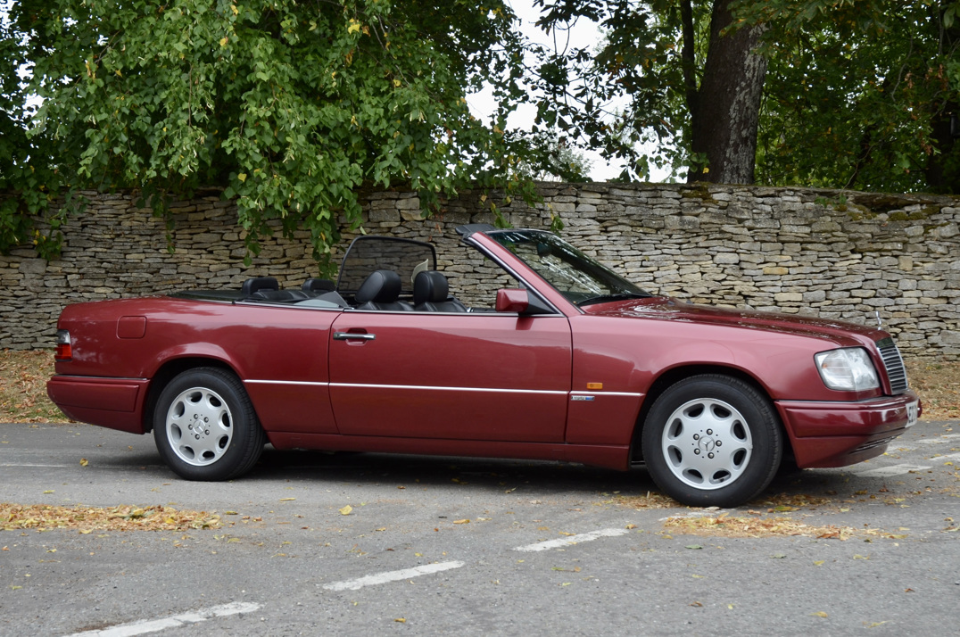 Mercedes E220 Cabriolet Sport Line gallery image 1