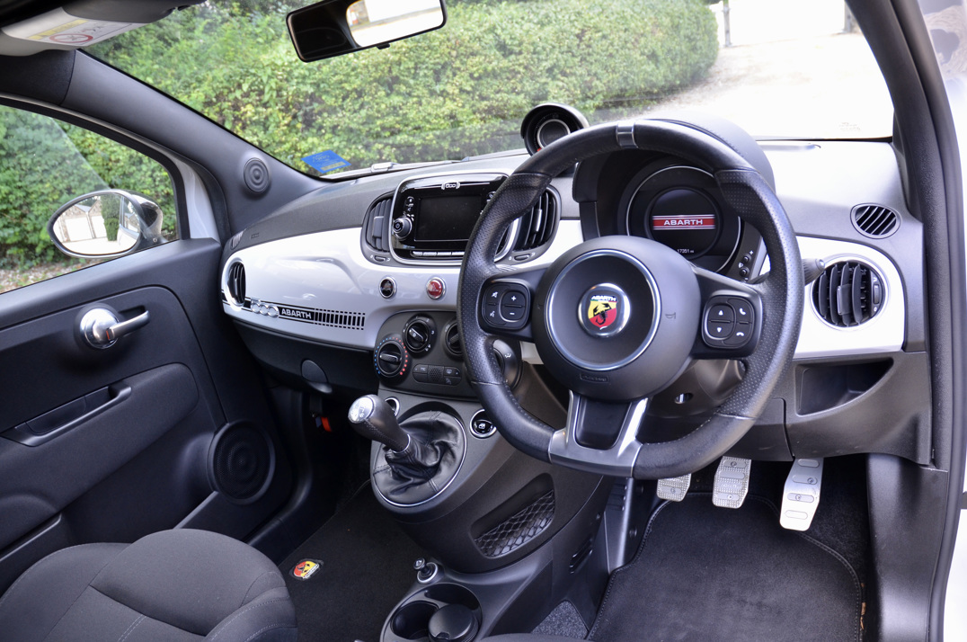 Fiat 500 595 Abarth Convertible gallery image 29