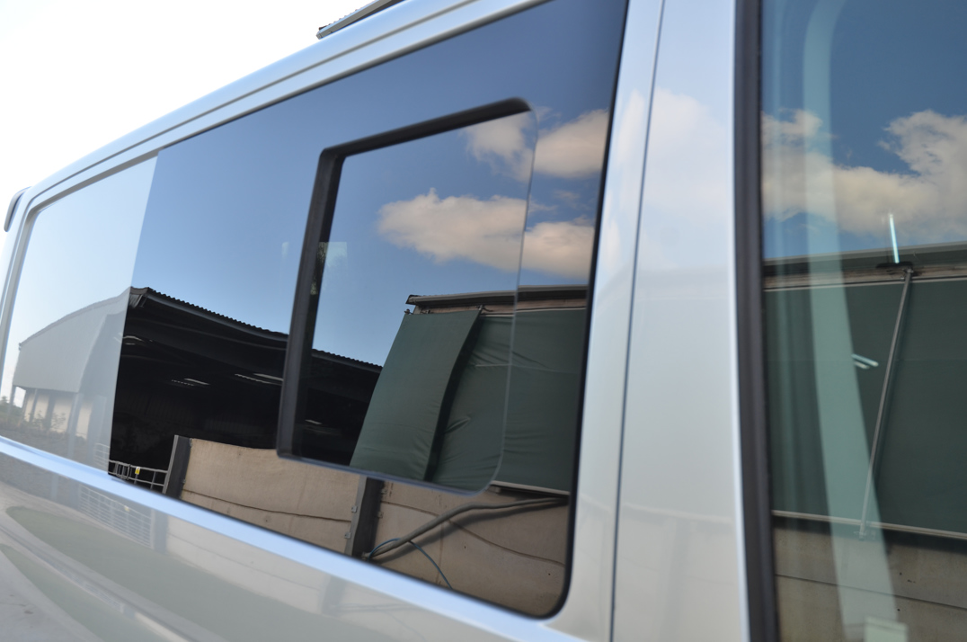 Volkswagen Transporter Camper TDI Bluemotion gallery image 18