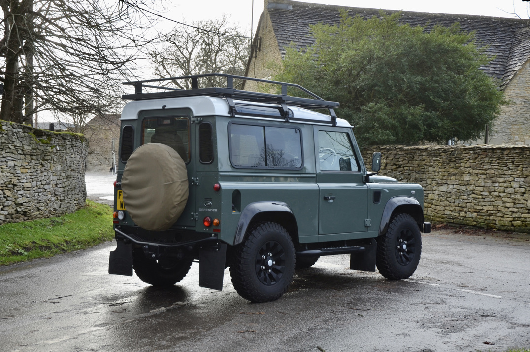 Land Rover Defender 90 XS Station Wagon gallery image 5