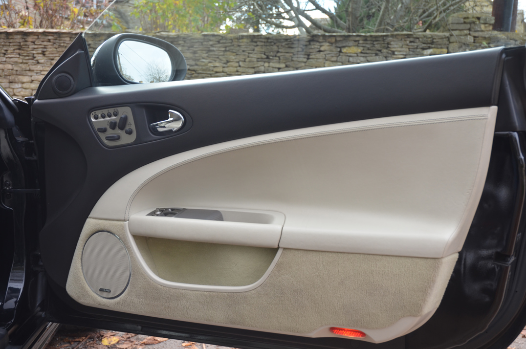 Jaguar XKR 4.2 Sports Coupe gallery image 38