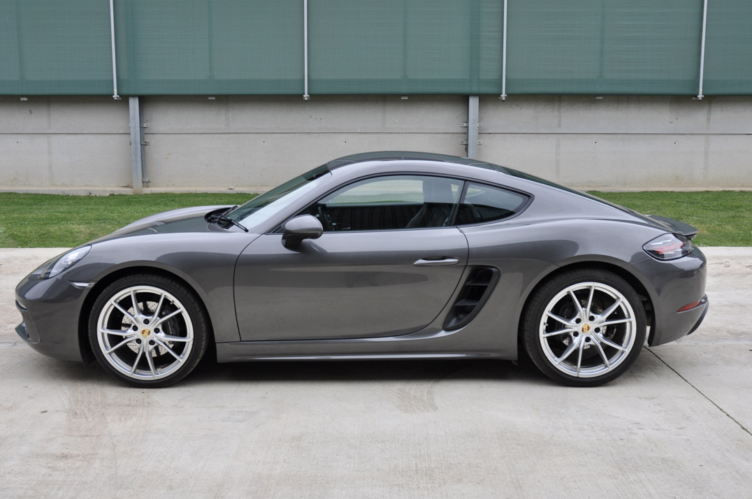 Porsche Cayman T 718/982 gallery image 10
