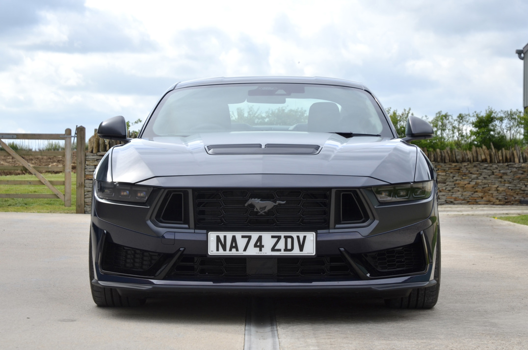 Ford Mustang 5.0 V8 Dark Horse Coupe Selshift - Euro 6. gallery image 3