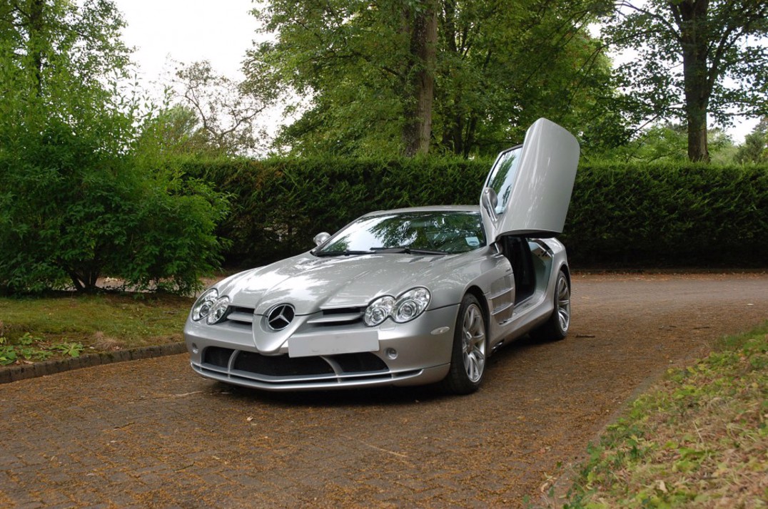 2005 McLaren SLR gallery image 1