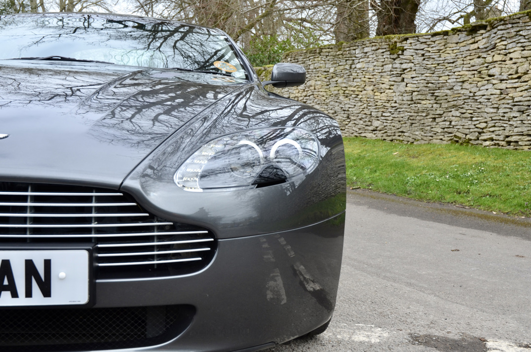 Aston Martin Vantage 4.7 Manual Coupe. gallery image 20