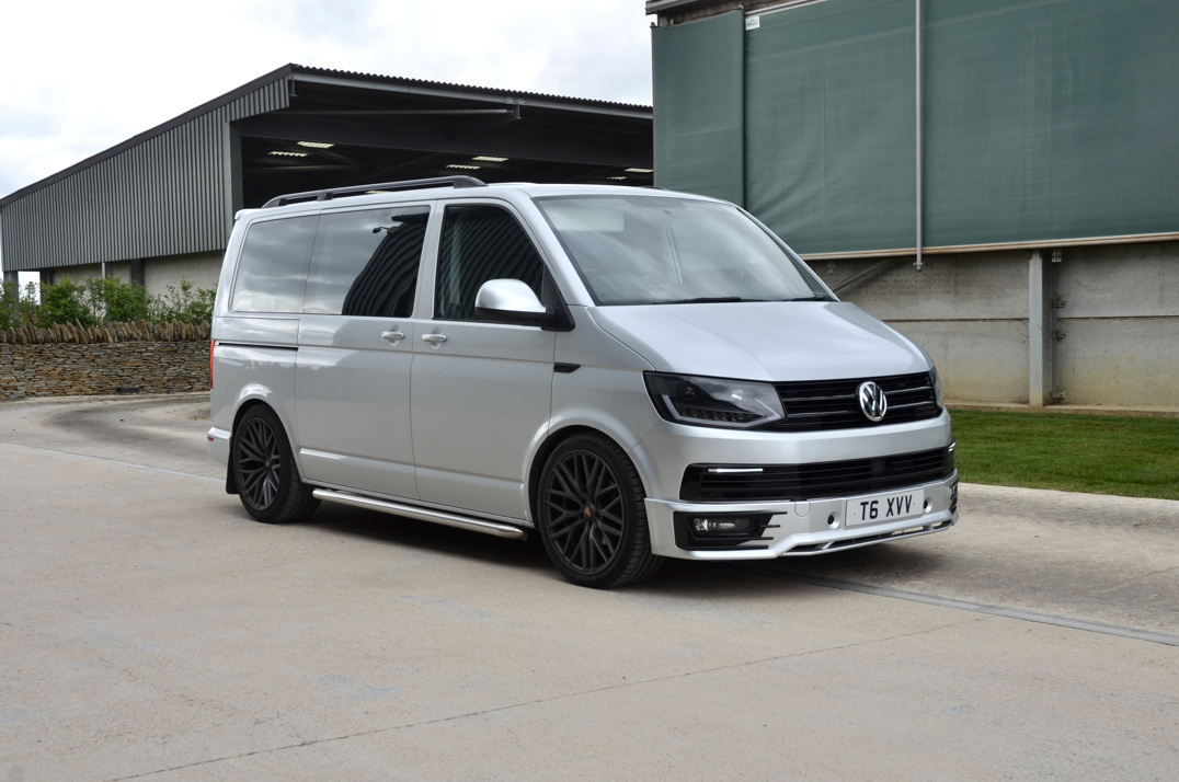 Volkswagen T-6 Transporter 2.0Ltr Caravelle SE TSI BMT Sport Line. gallery image 4