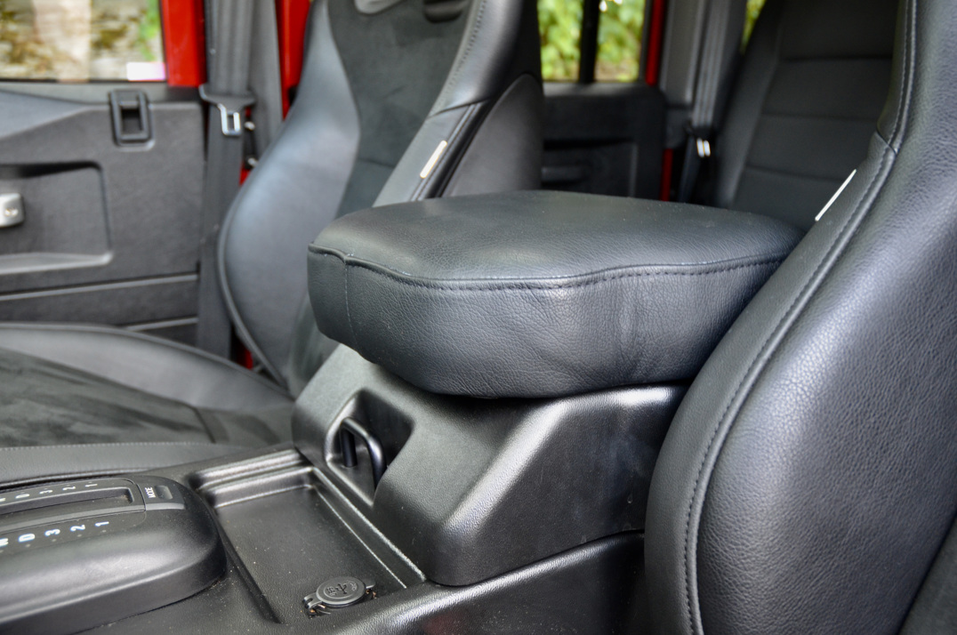 Land Rover Defender 110 2.2 TDCI Automatic 9 - Seater gallery image 49