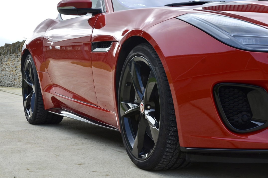 Jaguar F-Type V6 R Dynamic Auto gallery image 15