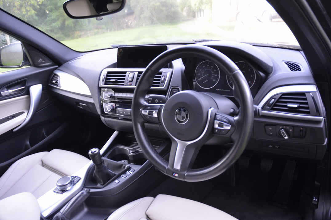 BMW 120D M SPORT gallery image 22