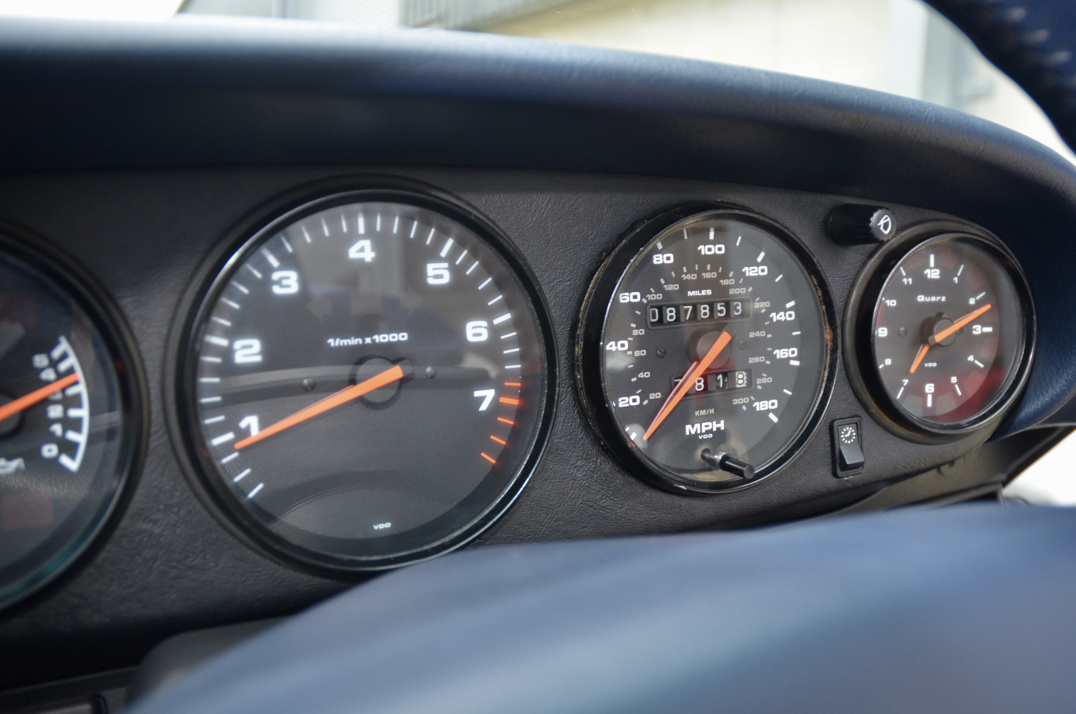 Porsche 911 (993) Carrera 3.6 Manual Cabriolet. gallery image 40