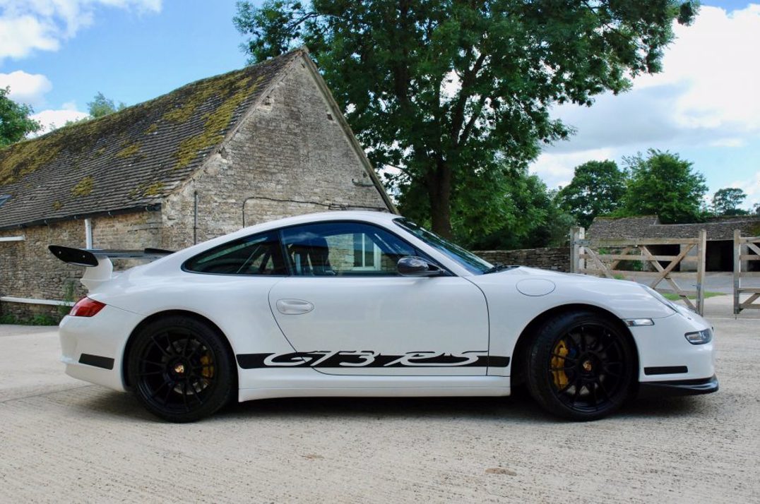 Porsche 911 GT3 RS gallery image 1