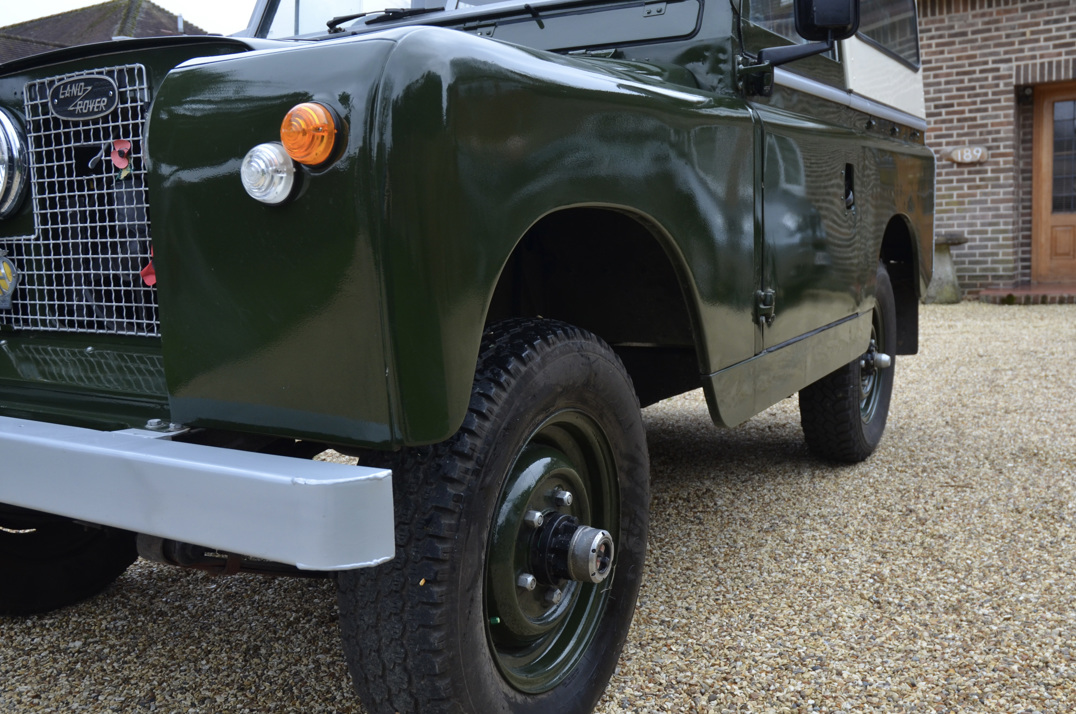 Land Rover Series II gallery image 12