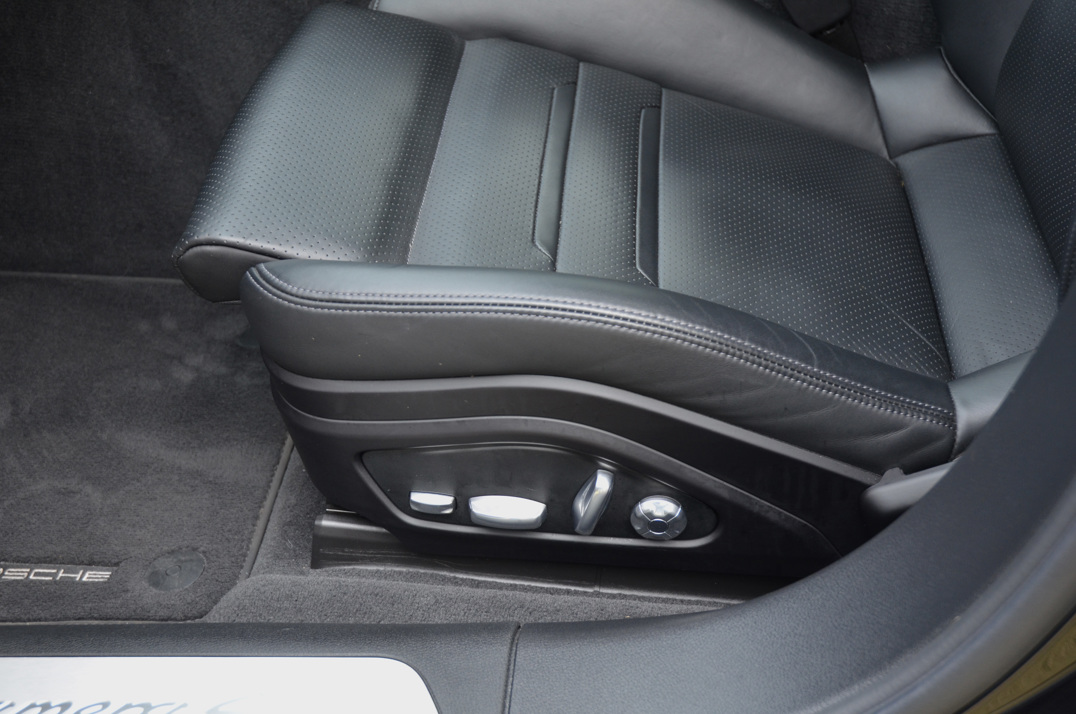 Porsche Panamera 4 V6 Sport Turismo 5dr Petrol Plug-in Hybrid PDK 4WD. gallery image 42