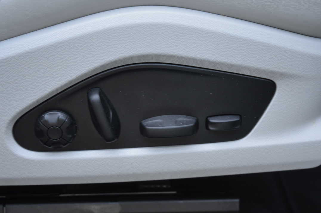 Porsche Macan 4s Electric gallery image 37