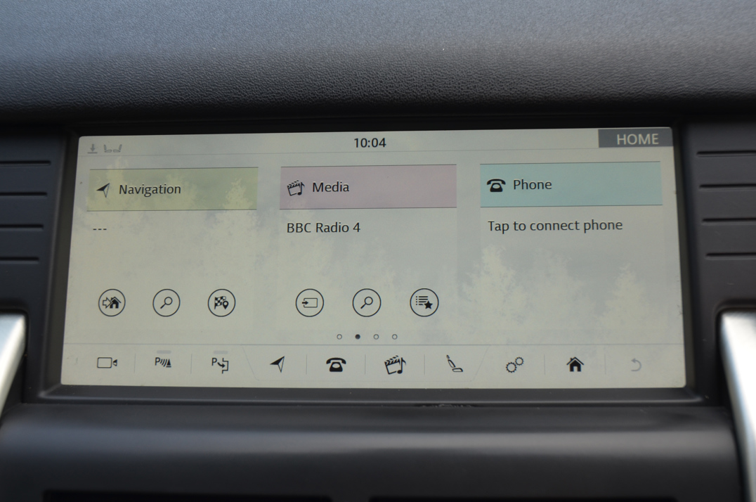 Land Rover Discovery Sport TD4 HSE Luxury. gallery image 41