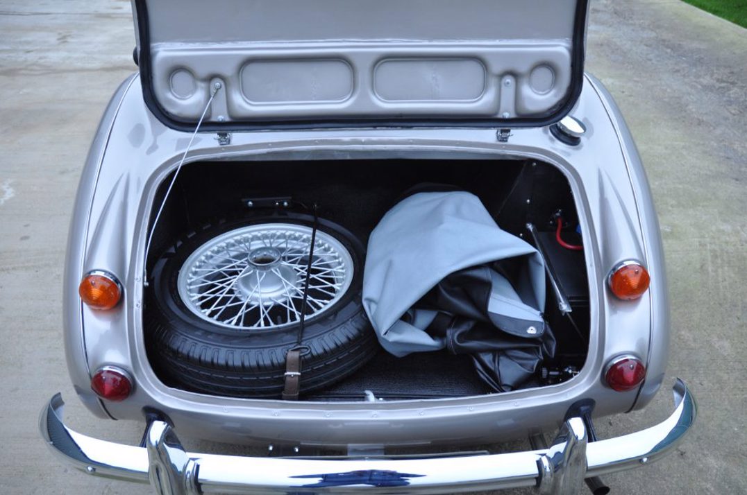 Austin Healey 3000 MIII BJ8 Convertible gallery image 33