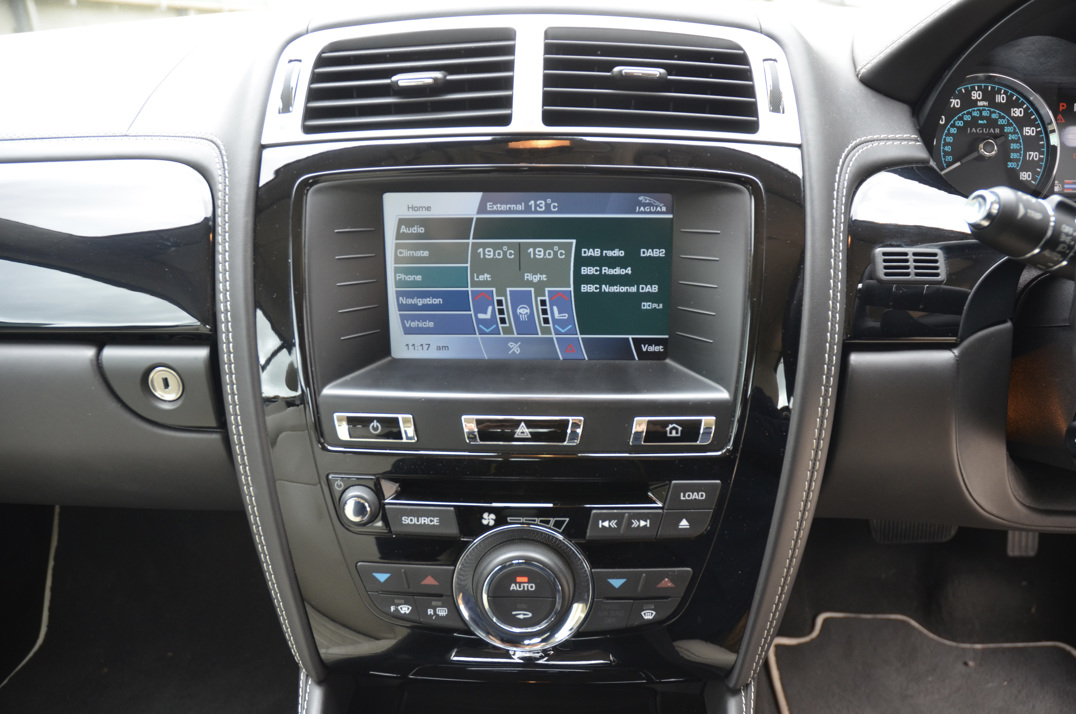 Jaguar XK 5.0 Portfolio Auto gallery image 44