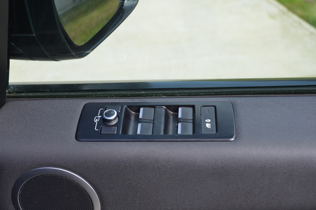 Land Rover Discovery 30 SDV6 SE Auto gallery image 43