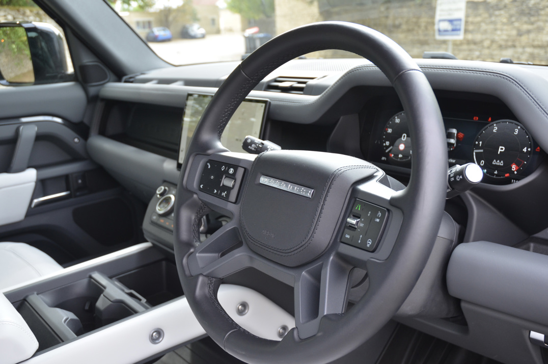 Land Rover Defender 90 X Dynamic HSE 3.0D 350 MHEV gallery image 45